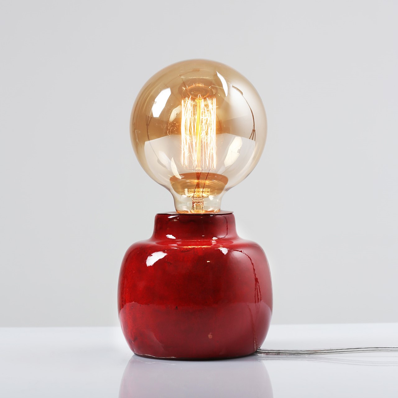 Picture of Terra Red Ceramic Lamp