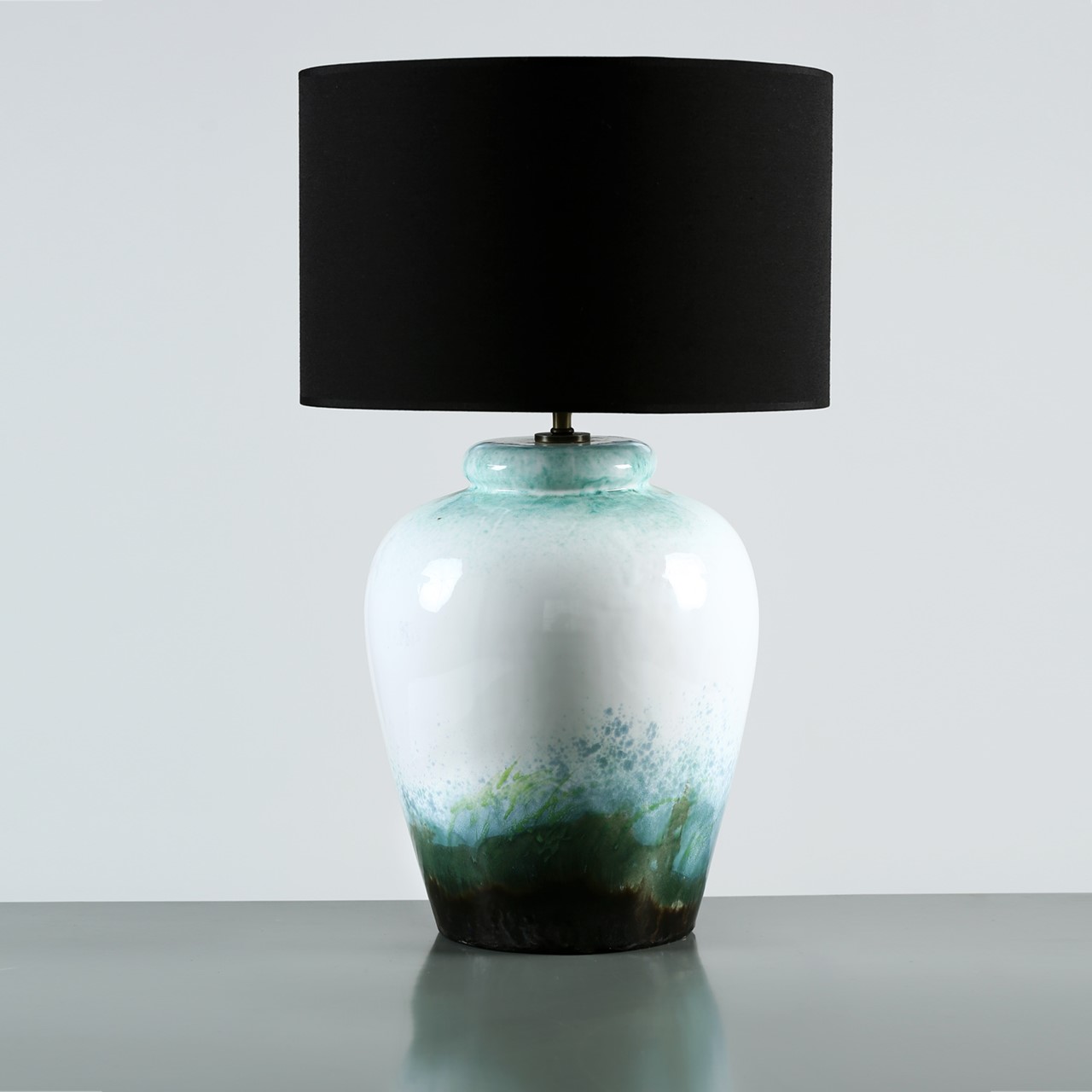 Picture of Gorgeous White Ceramic Lamp